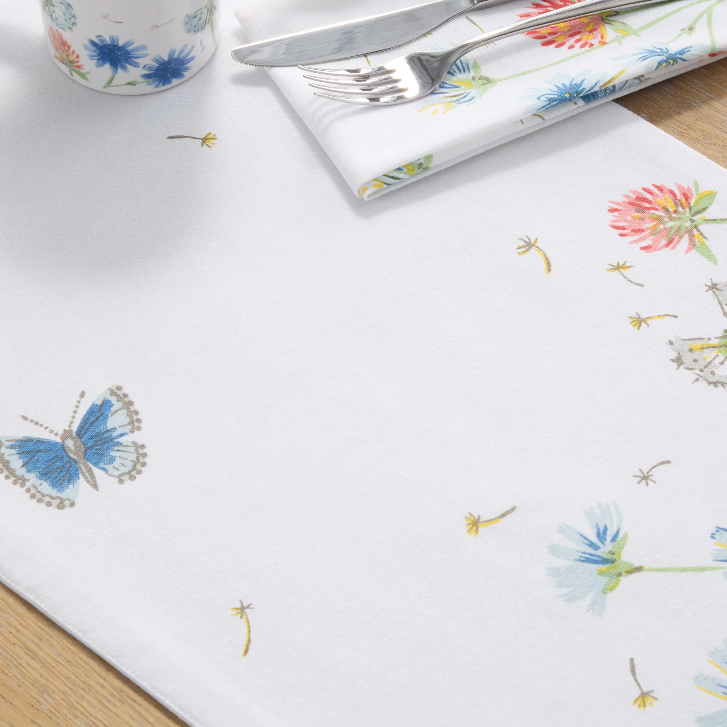 Breezy Floral Table Runner|Fiesta Factory Direct Online