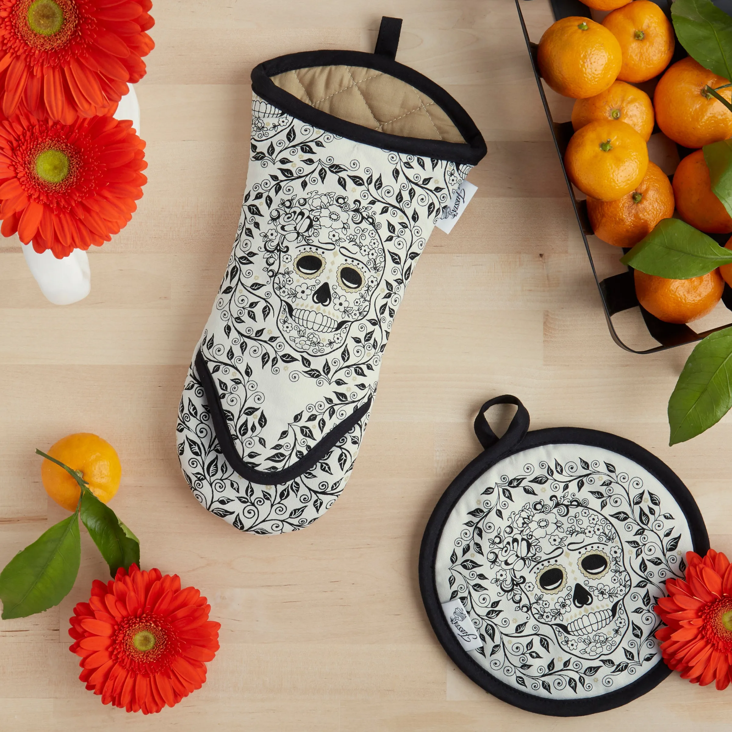 Retired Skull and Vine Oven Mitt & Pot Holder Set|Fiesta Factory Direct